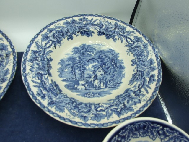 Qty Blue and White China ( some a/f ) - Image 4 of 9