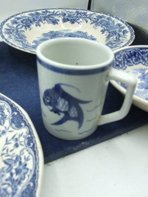 Qty Blue and White China ( some a/f ) - Image 6 of 9