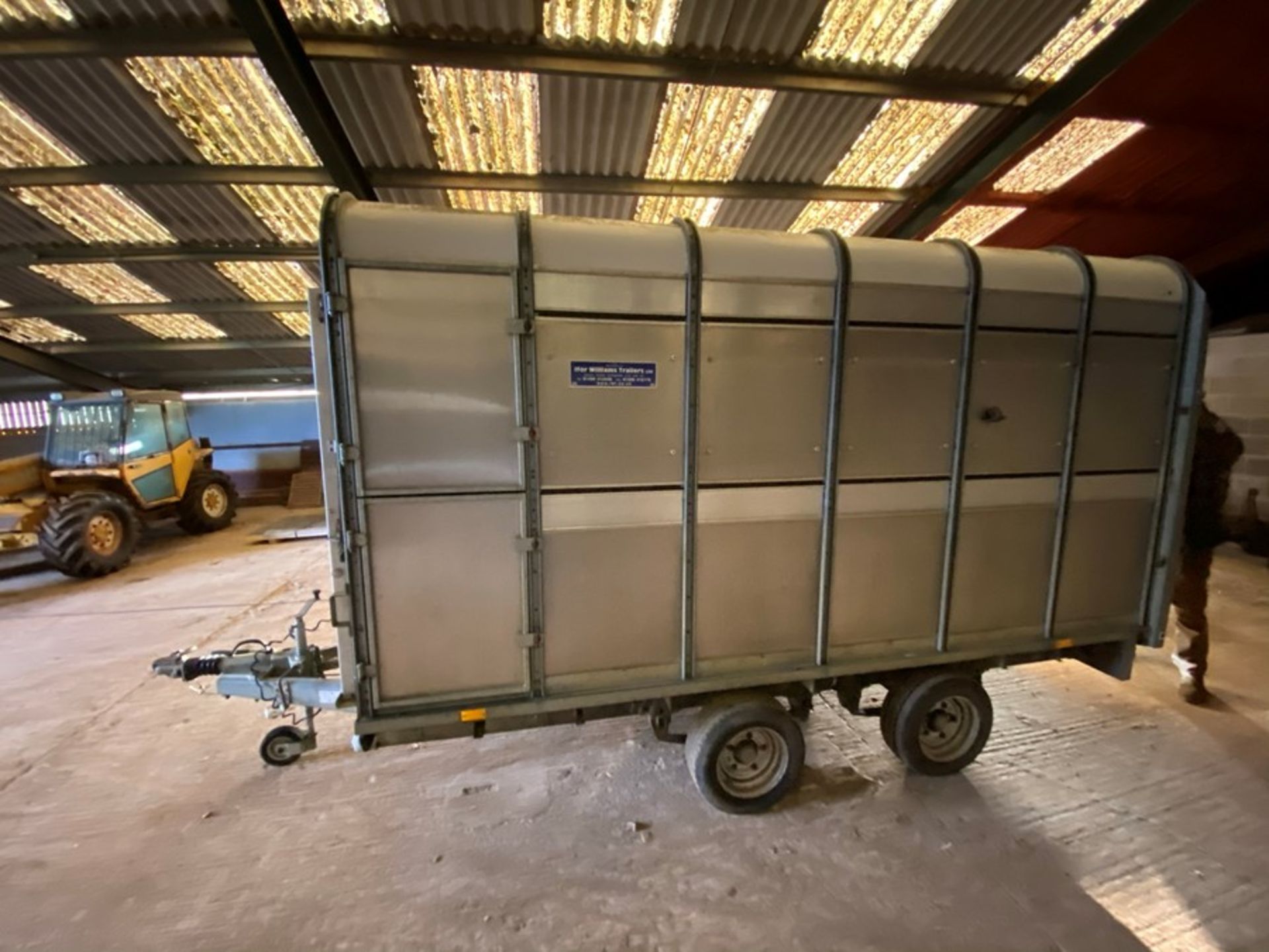DP-1200-12 ' twin-axle cattle trailer