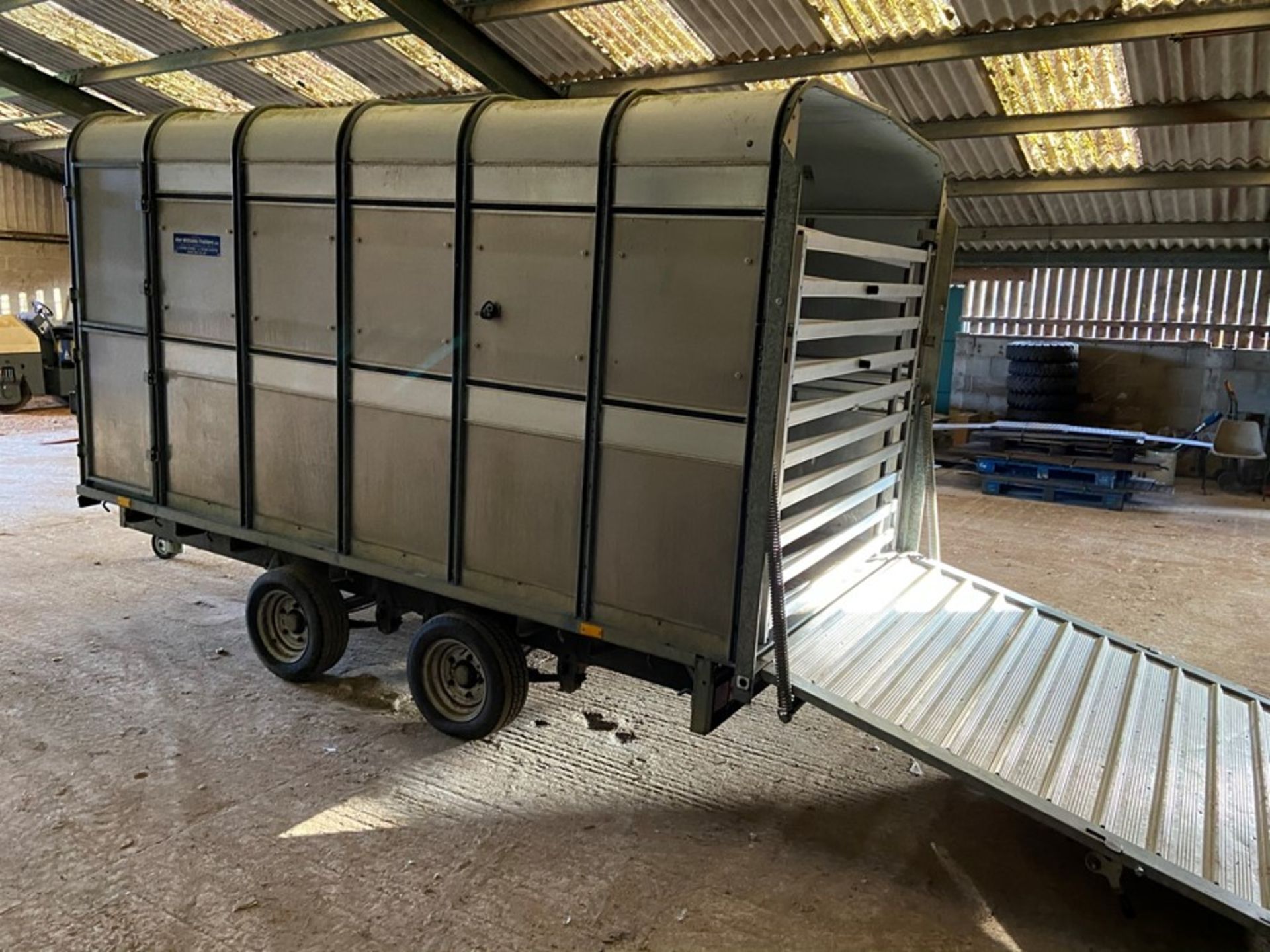 DP-1200-12 ' twin-axle cattle trailer - Image 4 of 9