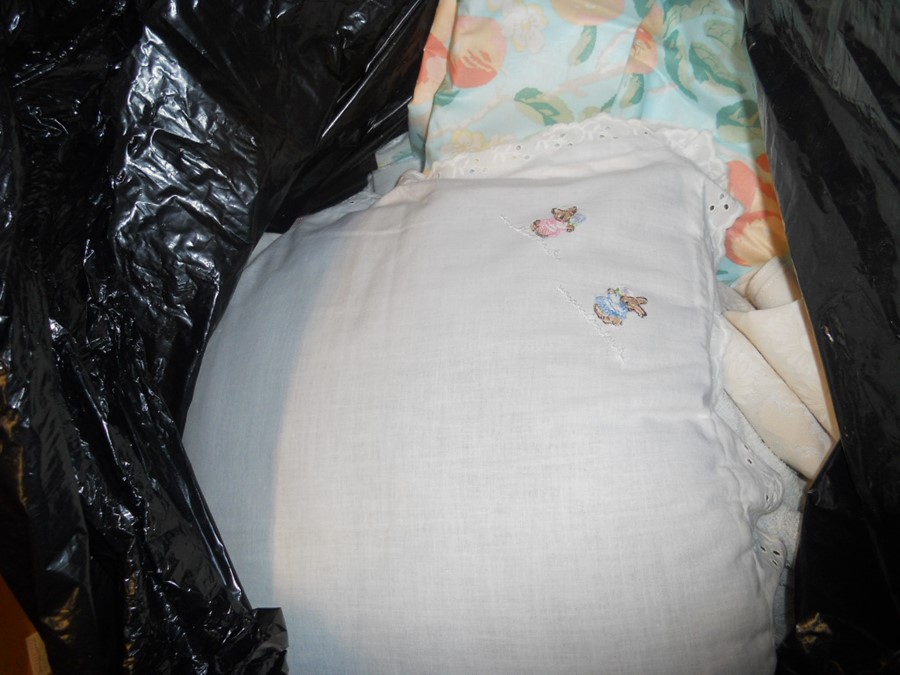 Large Job lot curtains , linen and ladies clothes some retro from deceased estate - Image 12 of 22