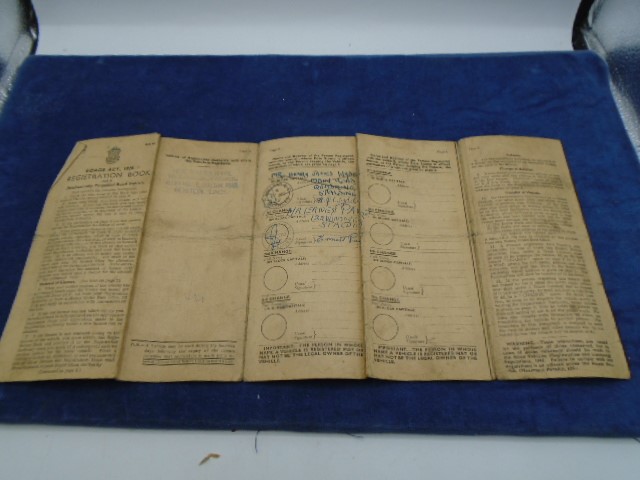 Approx 25 Vintage motor vehicle registration books with various dates from 1935 to 1968 incl Ford, - Image 4 of 5