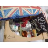 Assorted items to include cheese board, mug tree, tin sign etc
