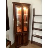 Glazed corner cabinet