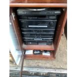 Pioneer Hifi System in cabinet ( house clearance ) with 2 speakers