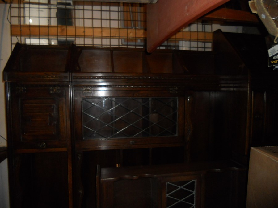 Jaycee Oak wall unit / display cabinet with various cupboards and adjustable shelves