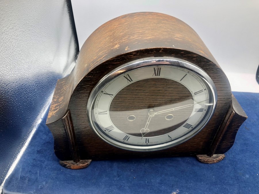 Smiths Enfield Oak Cased mantle clock with key & pendulum