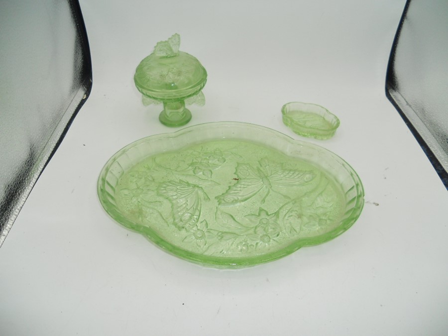 Green Glass dressing table set - Image 2 of 2