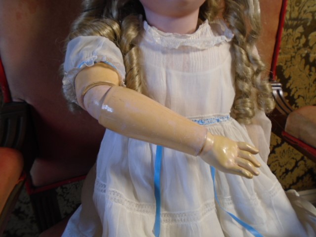 A beautiful vintage (Victorian/Edwardian) Kestner Composite doll, bisque face made in Germany 33 - Image 6 of 7