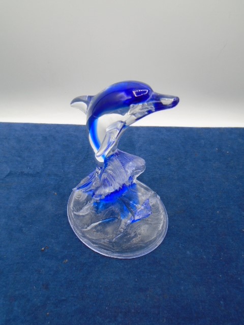 Blue Glass Dolphin 6 1/2 inches tall ( no damage )