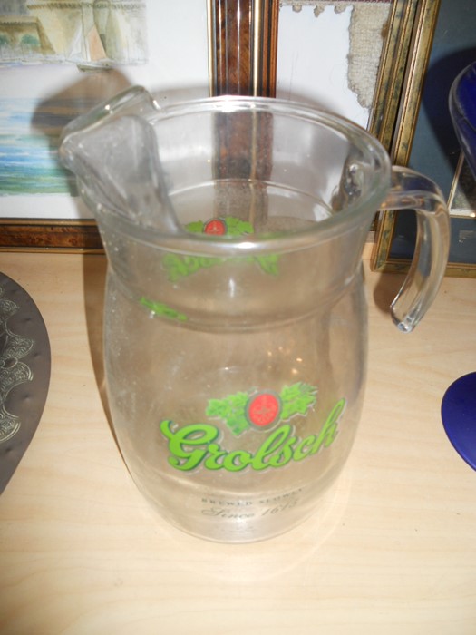 Grolsch Jug 9 inches tall and blue glass pedestal dish ( chipped on rim ) 9 inches tall - Image 3 of 4