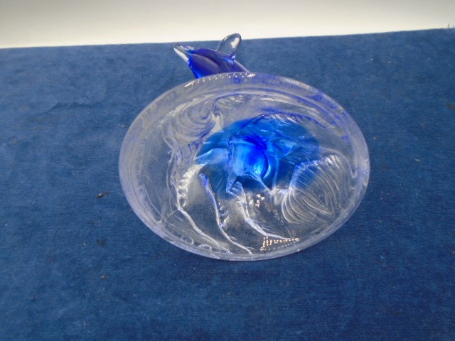 Blue Glass Dolphin 6 1/2 inches tall ( no damage ) - Image 4 of 4