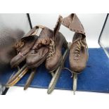 2 pairs of vintage norwegian ice skates one stamped 'Oslo' size 6, the other stamped '