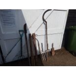 Garden tools 3 forks, martin spade, hedging slasher, garden sickle, 2 spud scrapers