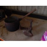 Cast iron saucepan 7 inches tall , cobblers last & weight