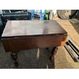 Oak drop leaf table 36 inches long, 35 inches open 19 closed , 29 tall
