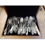 Oak cutlery canteen of assorted cutlery