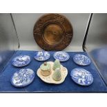 Woods cruet set, 6 Wedgewood picture plates and a treen charger