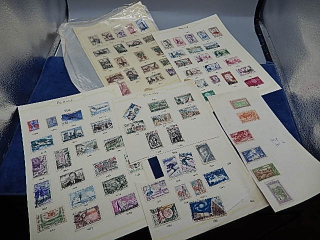 25 loose leaf pages of stamps, mostly France, some Latvia and u.s.a also 3 first day cover albums - Image 5 of 5