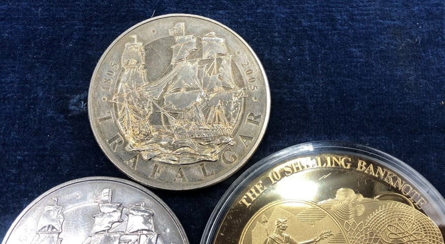 Two 2005 Royal Mint Battle of Trafalgar 200th Anniversary £5 Coin & United Kingdom 10 Shilling - Image 3 of 6