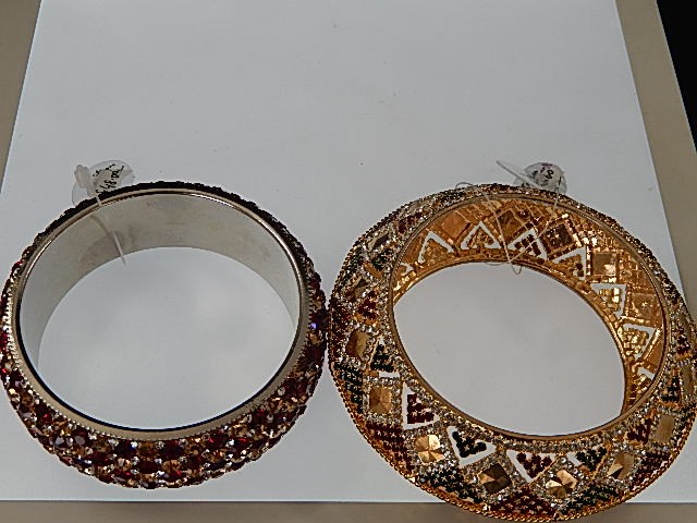 Surplus stock from a local jewellery business costume jewellery ( all new and unworn) 2 wide bangles - Image 2 of 2