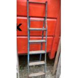 Metal Ladder / Steps