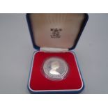 Silver crown 1978 Guernsey in Royal Mint box visit ER11