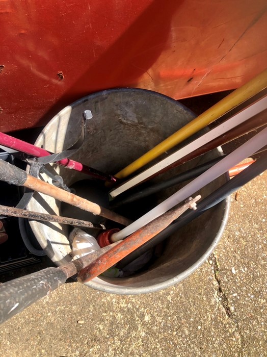 Vintage galvanised dustbin and assorted garden tools - Image 2 of 2