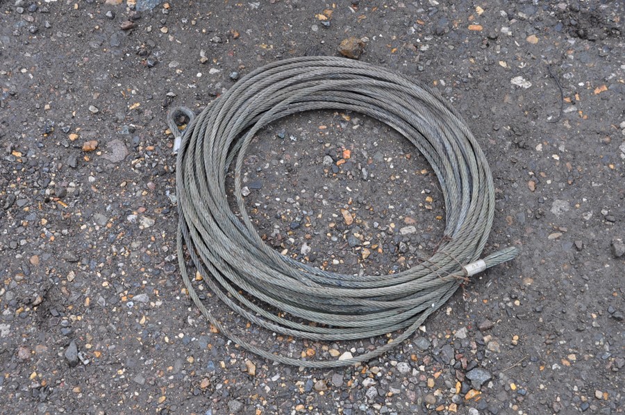 Tractor towing wire rope