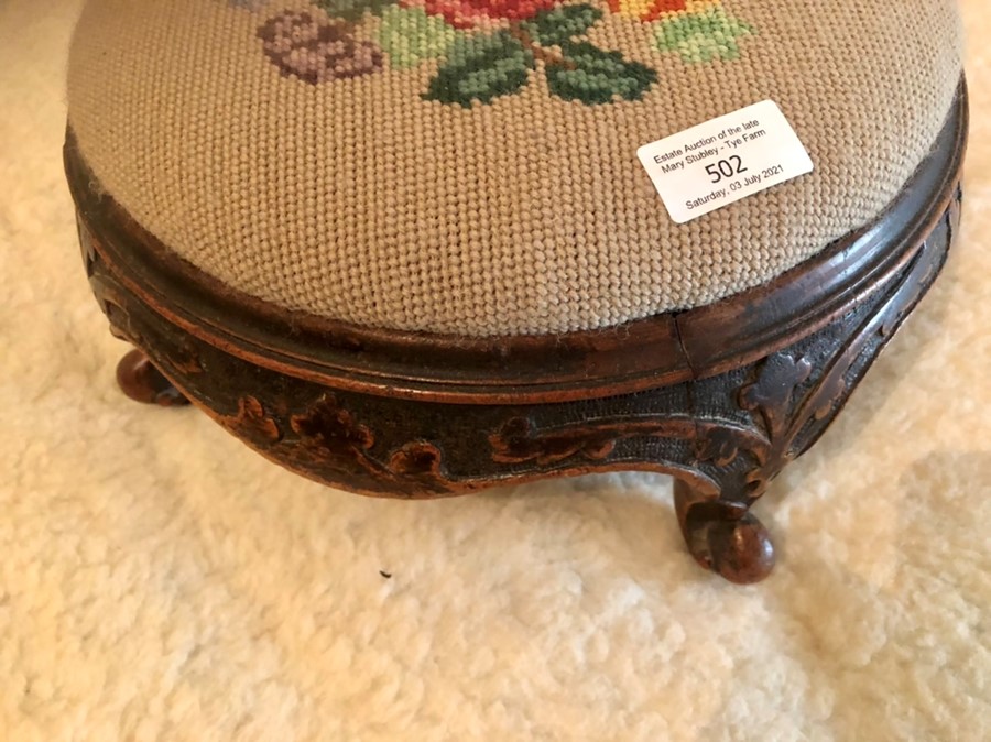 Victorian mahogany footstool with tapestry top, 32cm wide - Image 2 of 3