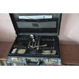 Cased German cutlery set, 2 layers