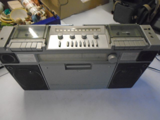 Amstrad 8060 twin cassette radio record player. a/f - Image 3 of 3