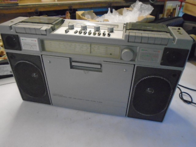 Amstrad 8060 twin cassette radio record player. a/f
