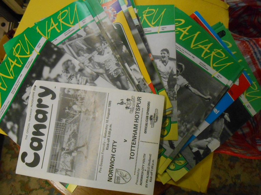 Norwich City Canary Magazine approx 1980 to 1990 ( unchecked if every issue ) - Image 4 of 18