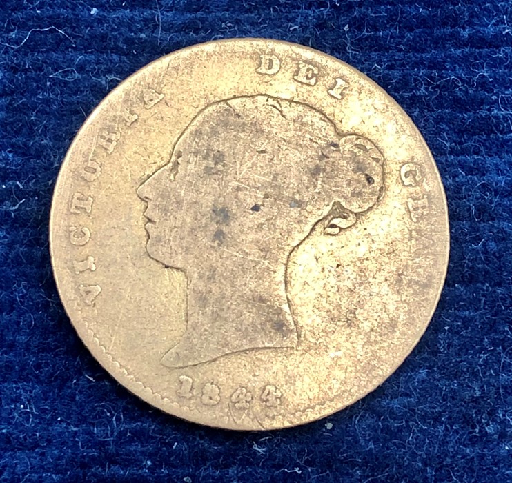 1844 Shield Back Queen Victoria Young Head Half Sovereign ( worn ) - Image 3 of 3