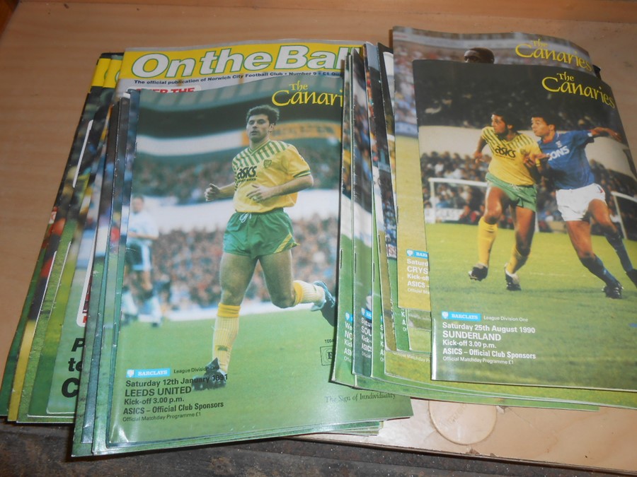 Norwich City Canary Magazine approx 1980 to 1990 ( unchecked if every issue ) - Image 15 of 18