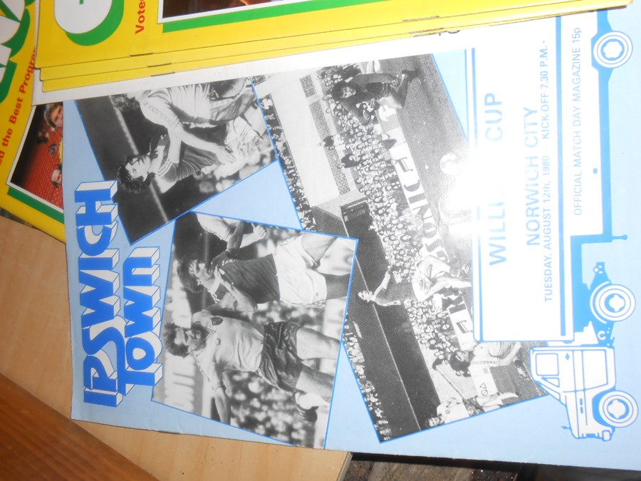 Norwich City Canary Magazine approx 1980 to 1990 ( unchecked if every issue ) - Image 3 of 18