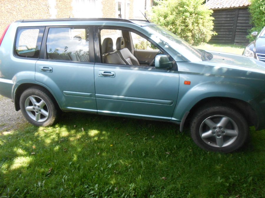 2003 Nissan X-Trial Automatic with V5 and one set of Keys from deceased estate ( viewing by - Image 3 of 13