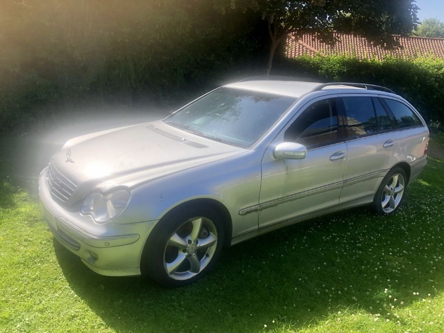 2008 Mercedes Benz C200 Estate Car Automatic with V5 Registration Document and 2 keys ( from