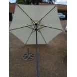 Cast iron parasol base and parasol