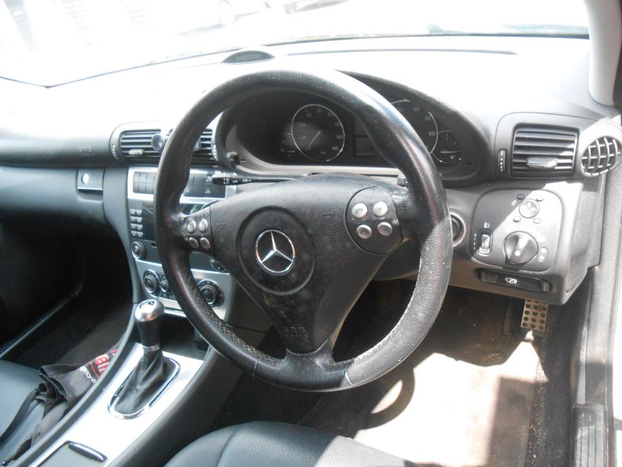 2008 Mercedes Benz C200 Estate Car Automatic with V5 Registration Document and 2 keys ( from - Image 7 of 29