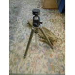 Giotto MH-1000 Tripod and canvas bag