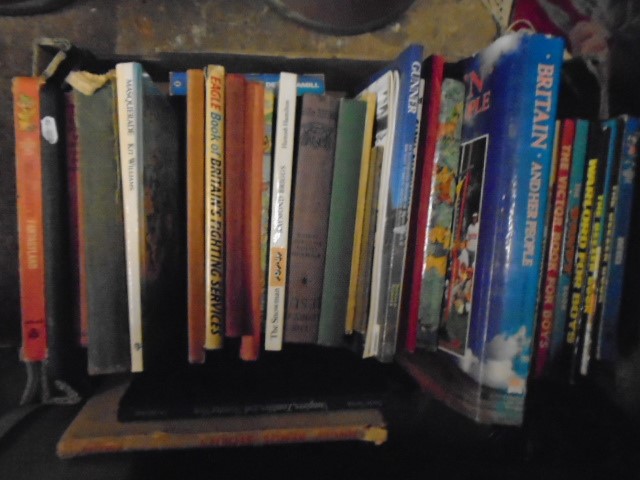 2 boxes of books including lots of Any Capp books, Dandy, Beezer, Disney etc - Image 4 of 5