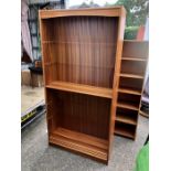 Bookcase with adjustable shelves
