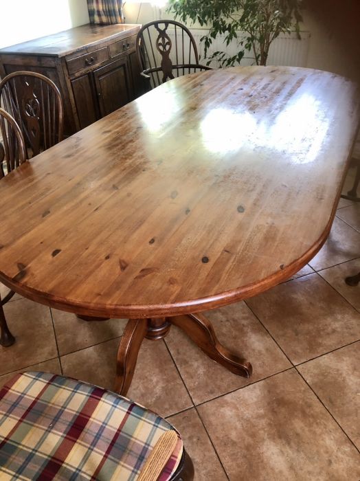 Large modern pine dining table ( one piece does not shorten or extend ) - Image 4 of 4