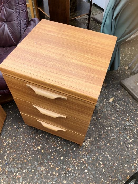 Pair of bedside chests