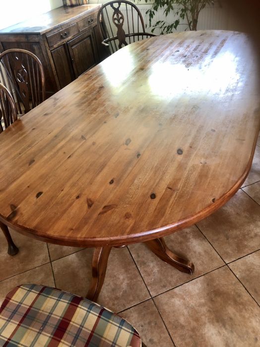 Large modern pine dining table ( one piece does not shorten or extend )