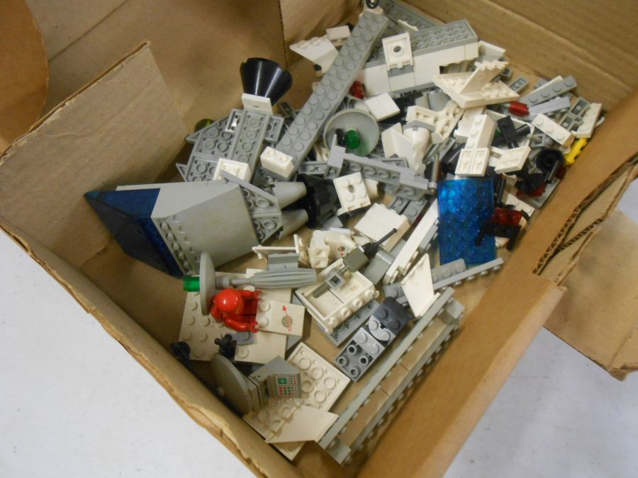 Small Box of Lego - Image 2 of 2