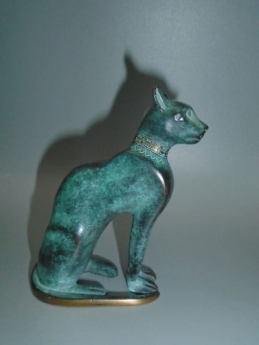 'Italica' green bronzed cat in original bag and box with leaflet 10cm tall - Image 3 of 4