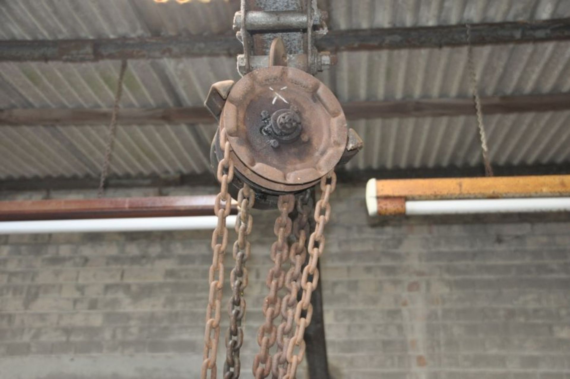 Workshop block & tackle 10CWT with running gear - Image 3 of 3